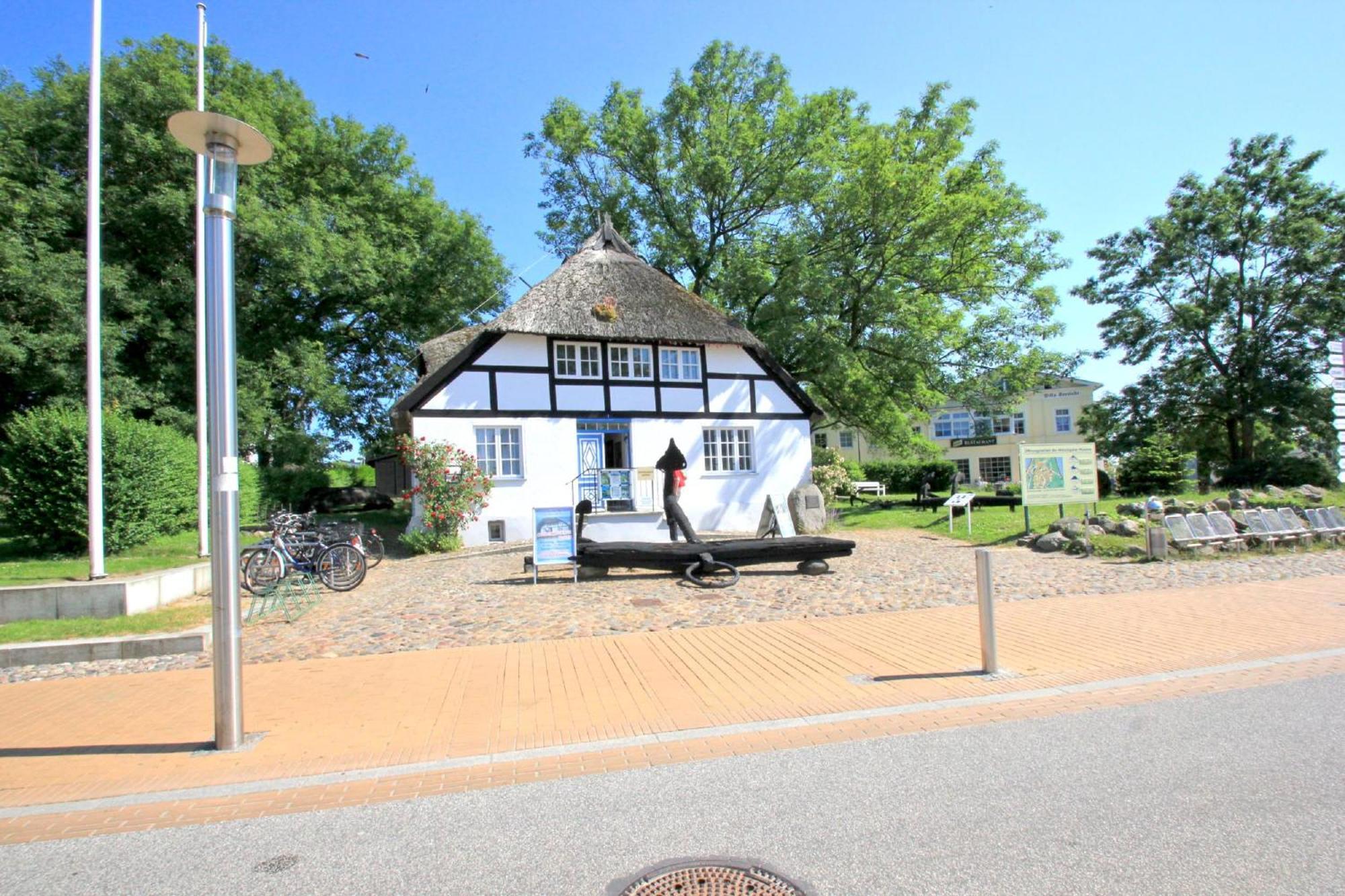 Ferienwohnung Haus Blick zur See FeWo 10 Gartennutzung, Meerblick, Sauna- und Schwimmbadnutzung im AHOI Sellin Goehren  Exterior foto